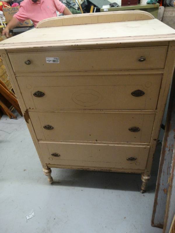 lot 7763 image: 4 Drawer vintage chester drawer.