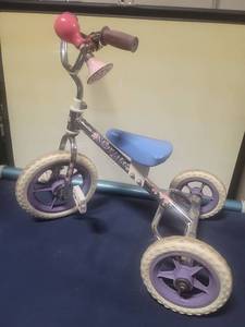 lot 36 image: Girls Style Floral Training Wheels Bicycle