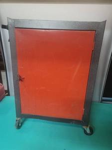 lot 39 image: Industrial Rolling Storage Cabinet