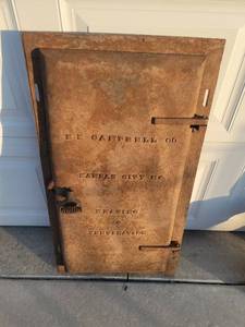 lot 43 image: Cast Iron Furnace Door