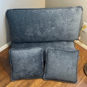 lot 77 image: Blue Decorative Throw Pillows Set of 4