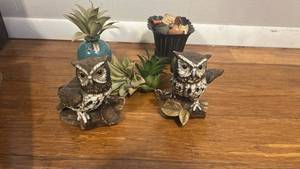 lot 87 image: Decorative Owl Figurines and Home Accent Collection