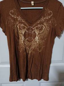 lot 306 image: Boston Proper Womens Fashion T-Shirt Bundle