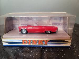 lot 11 image: 1955 Ford Thunderbird Dinky Diecast Model