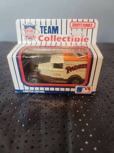 lot 16 image: 1990 Matchbox MLB San Diego Padres Delivery Truck