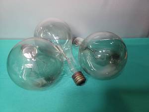 lot 139 image: PS-25 300W Clear Glass Light Bulbs