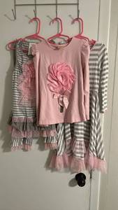 lot 210 image: Girls Pink & Gray Ruffle Outfit Set Size 78