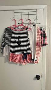 lot 213 image: Girls Size 7 Clothing Bundle