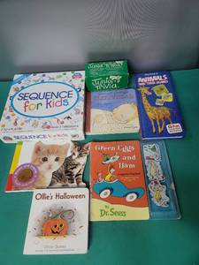 lot 216 image: Dr. Seuss Green Eggs and Ham Magnetic Book Bundle