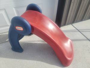 lot 404 image: Childrens Slide