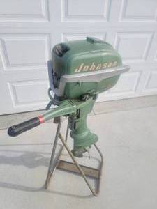 lot 405 image: Vintage Johnson Seahorse Outboard Motor 1950s thru 1960s Boat Motor