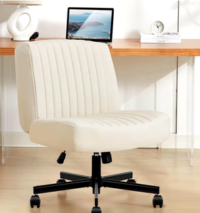 lot 2433 image: Office Chair  - Retail $0