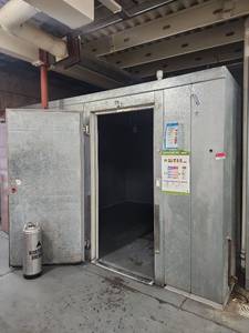 lot 6502 image: Russell Commercial Walk-in Cooler Unit AA28-106B