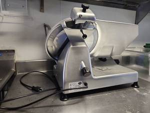 lot 6533 image: Globe G14 Commercial Meat Slicer
