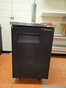 lot 7004 image: True Commercial Draft Beer Dispenser Model TDD-1