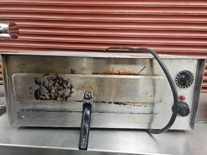 lot 7131 image: Wisco Commercial Electric Food Warmer Model 560