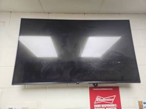 lot 7135 image: 50in LG Flat Screen TV Display