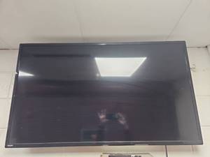 lot 7136 image: 50in Philips LCD TV Display