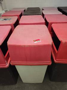 lot 7157 image: (4) Trash Cans With Double Sided Opening Lids