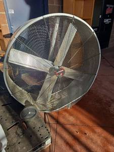 lot 7255 image: Category 5 48-inch Belt Drive Industrial Fan Model BZ48BDC5