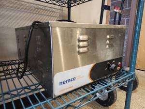 lot 6565 image: Nemco 6055A Commercial Food Warmer