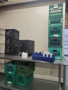 lot 6596 image: Bulk Lot of Plastic Crates - Various Brands &amp Sizes