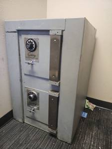 lot 6643 image: Gary Dual Door Commercial Safe