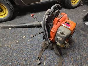 lot 7264 image: Husqvarna 150BT Professional Backpack Leaf Blower