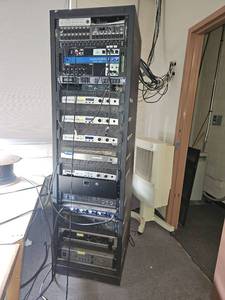lot 7305 image: Professional Audio Equipment Rack System DSi1000