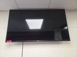 lot 7366 image: 50 Vizio Flat Screen TV (Model V505-J09)&nbspW Rocky Mountain Vibes Plastic Cups
