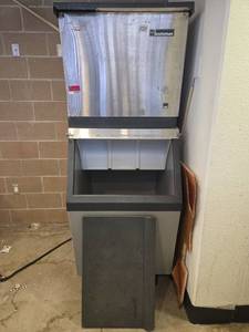 lot 7372 image: Scotsman Commercial Ice Machine Model CME506AS-1F