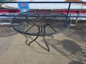 lot 8110 image: 48 Round Metal Mesh Patio Table