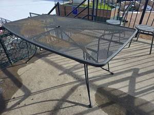 lot 8180 image: Rectangle&nbspMetal Mesh Outdoor Table