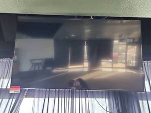 lot 9006 image: Samsung 48 TVDisplay