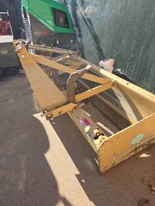lot 2509 image: 67 John Deere Commercial Snow Plow Blade