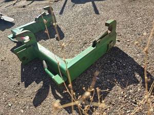 lot 2512 image: John Deere Quick Tatch Bracket Assembly