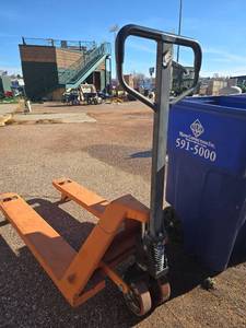 lot 2522 image: 2-Ton Pallet Jack Model SKU #T39939 - Manual Hydraulic Lift