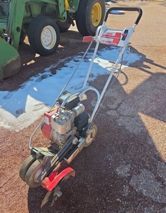 lot 2548 image: Little Wonder Pro Gas Lawn Edger