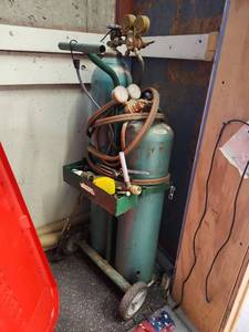 lot 2557 image: Acetylene and Oxygen Tank with Cart and Gauges