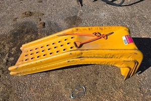 lot 2570 image: Yellow Automotive Ramps - Pair