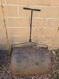 lot 2585 image: Industrial Barrel Roller