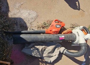 lot 2617 image: STIHL BG 86 C Gas Powered Handheld Leaf Blower