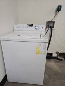 lot 2743 image: GE Top Load Washer W Taurus HYDRO System (Model CP-300)
