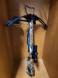 lot 2785 image: Ten Point Warrior G3 Crossbow with Scope Model L036238
