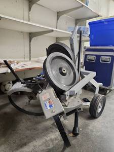 lot 2789 image: Sports Attack Junior Baseball Pitching Machine Model 210-0003