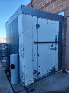 lot 6688 image: Vollrath 6ftx8ft Commercial Walk-In Cooler Unit Model KR-500