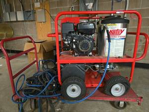 lot 6700 image: Hotsy 965SS Industrial Pressure Washer On Cart