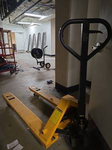 lot 6703 image: Uline H-43 Pallet Jack 5500lb Capacity