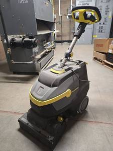 lot 6717 image: Karcher BR 3512 C Floor Scrubber