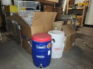 lot 6757 image: Lowes Igloo 5-Gallon Water Cooler with Wire Racks and Plastic Lids